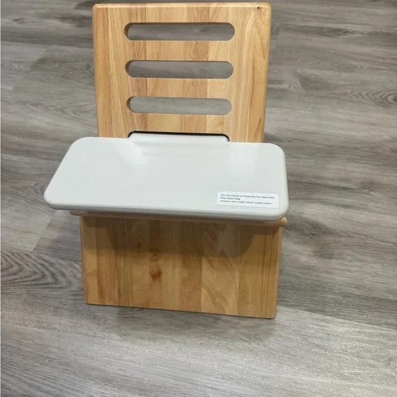 Footsi Grow by Nibble and Rest - Adjustable Wooden Footrest for kids - Picture 4 of 7